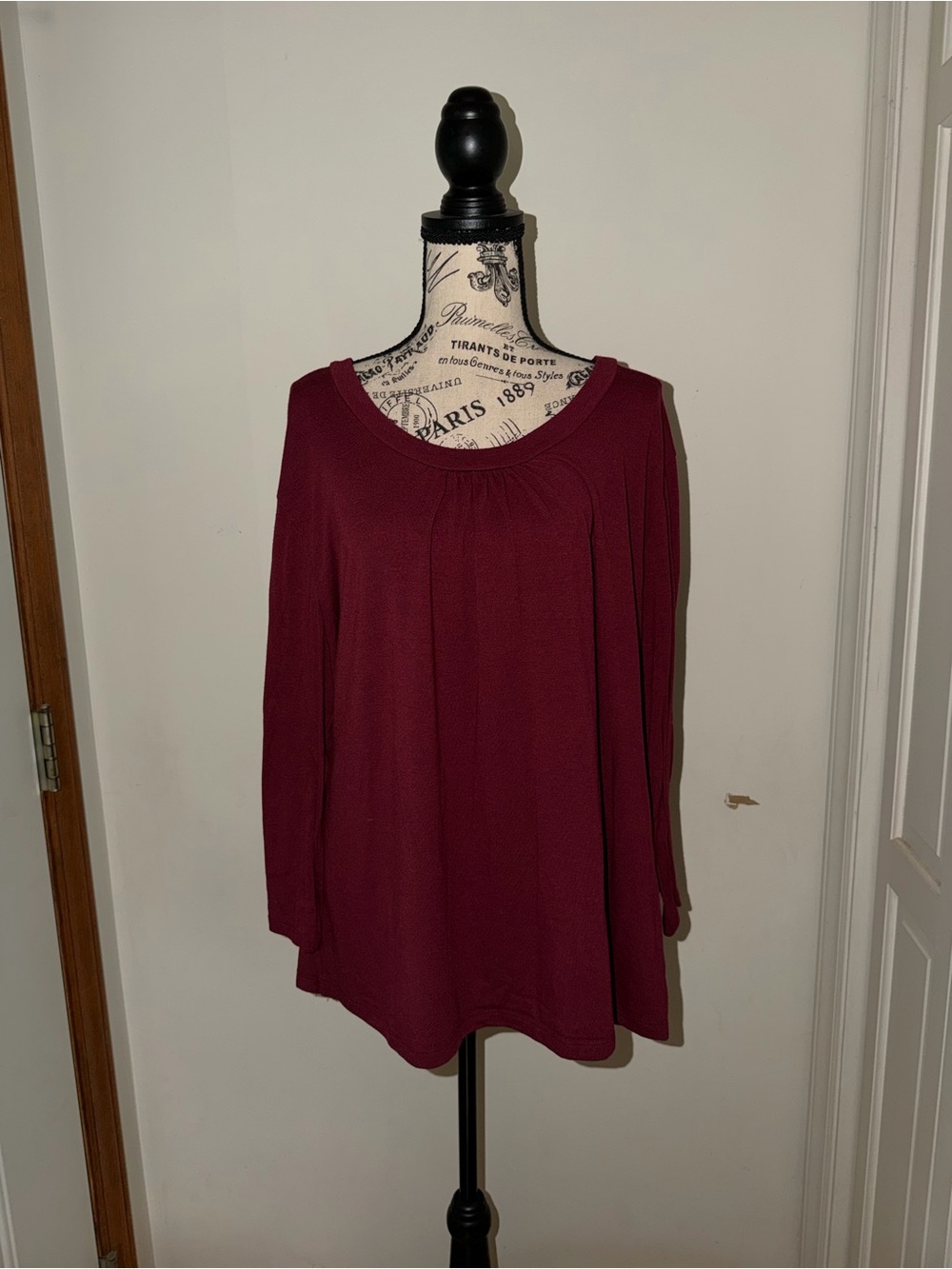 ✨5/$30✨ Relaxed Scoop Neck Long Sleeve Top - Deep Burgundy